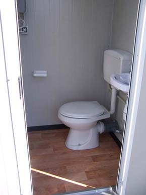 local-5m-as4-toilette.jpg